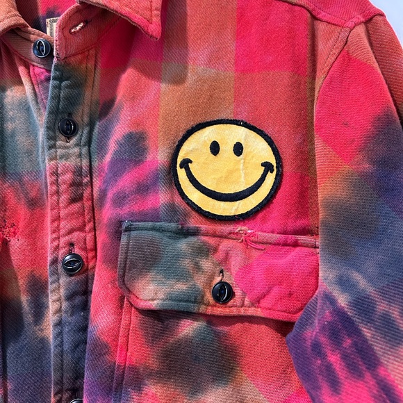 MADEWORN TIE DYE FLANNEL BUTTON DOWN SHIRT. Size Small. - Picture 4 of 9